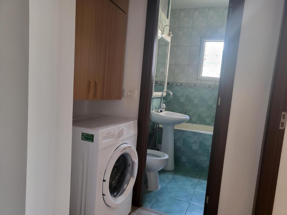 Apartament Cu 3 Camere Chiar In Inima Capitalei Bucharest Exterior photo